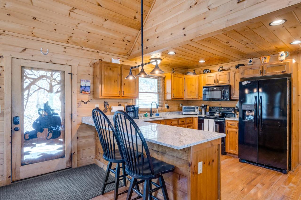 Blue Ridge Bear Bungalow Bagian luar foto