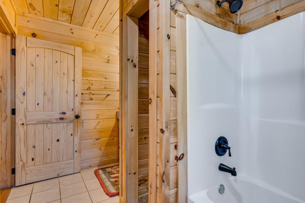 Blue Ridge Bear Bungalow Bagian luar foto