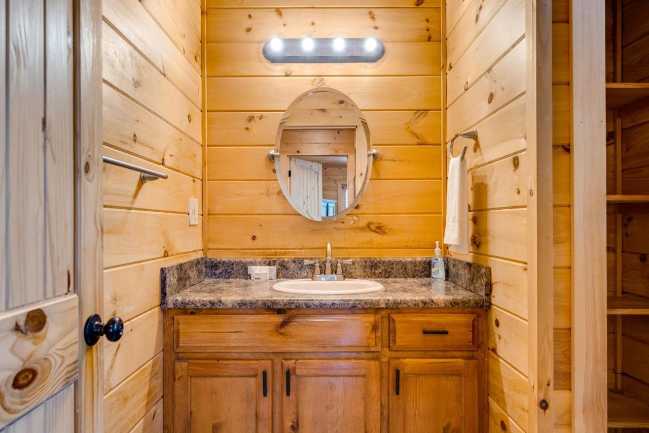 Blue Ridge Bear Bungalow Bagian luar foto