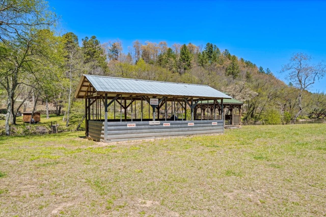 Blue Ridge Bear Bungalow Bagian luar foto